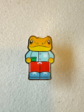 Load image into Gallery viewer, Sapo Concho Puerto Rico Crested Toad Hard Enamel Pin