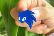 Load image into Gallery viewer, Sonic the Hedgehog Silhouette Pin
